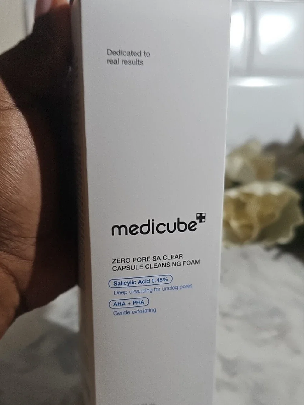 Medicube Zero Pore SA Clear Capsule Cleansing Foam — White